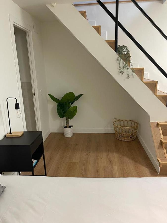 Modern Apt & Cool Interior Design En El Retiro Apartment Madrid Exterior photo